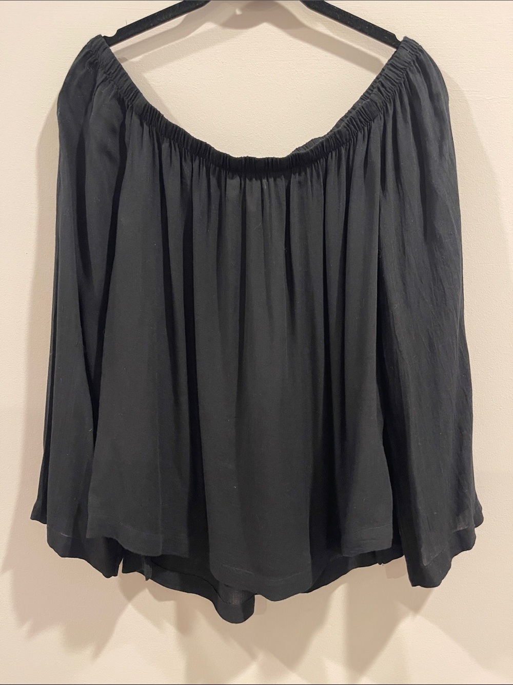 cloth & stone Black Off-Shoulder Peasant Top